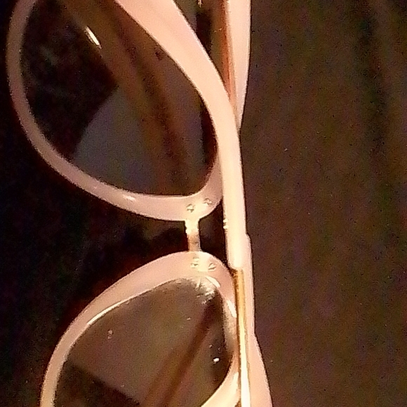 Sunglasses - Picture 4 of 5